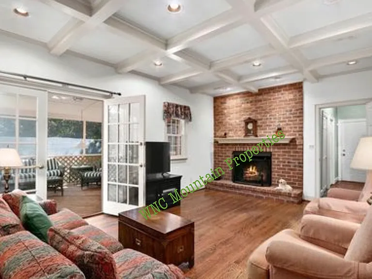 9 Windsong Dr — Photo 3