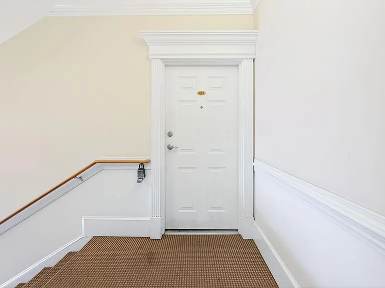 423 Waterford Lake Dr — Photo 3