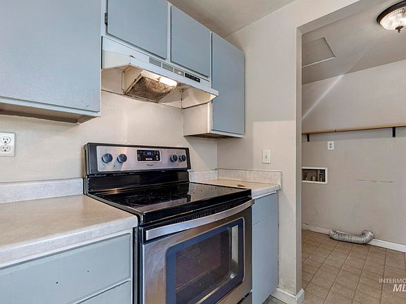5th image of 219 E H Ave