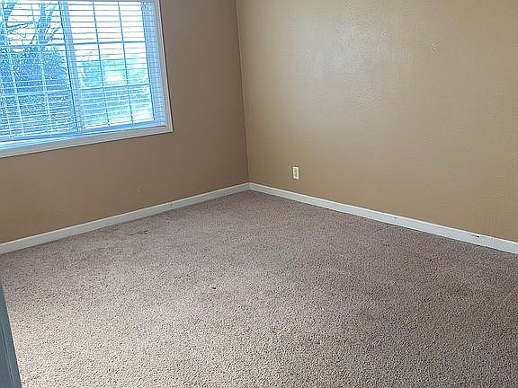 4th image of 3 27th St Unit 208