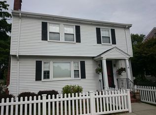 11 Glenham St, West Roxbury, MA 02132
