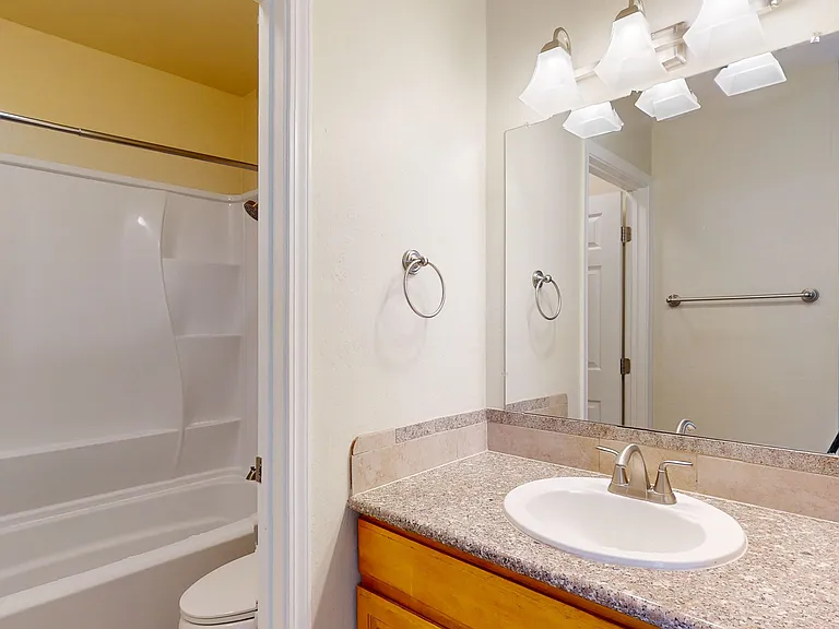 107 Marin St #10 — Photo 17