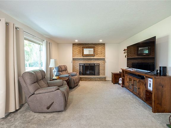 5th image of 2630 Shrine Rd