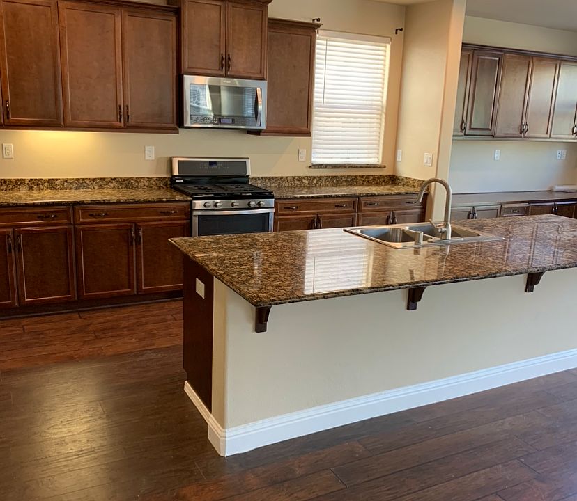 1st image of 821 Marina Grande Way