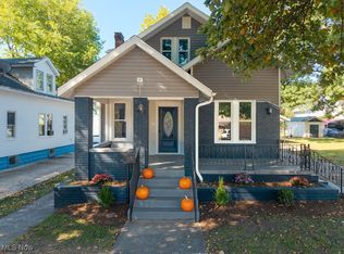 303 1/2 Ingleside Ave, Marietta, OH 45750