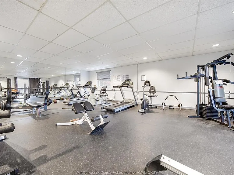 3936 Wyandotte St E #801 — Photo 4