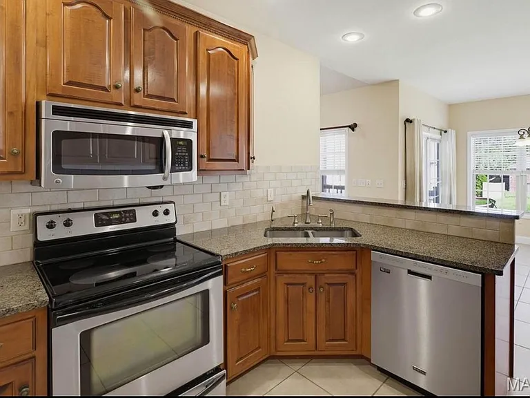 1835 Evondale Dr — Photo 26