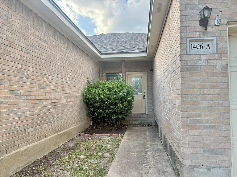 1406 Bergin Ct #A — Photo 2