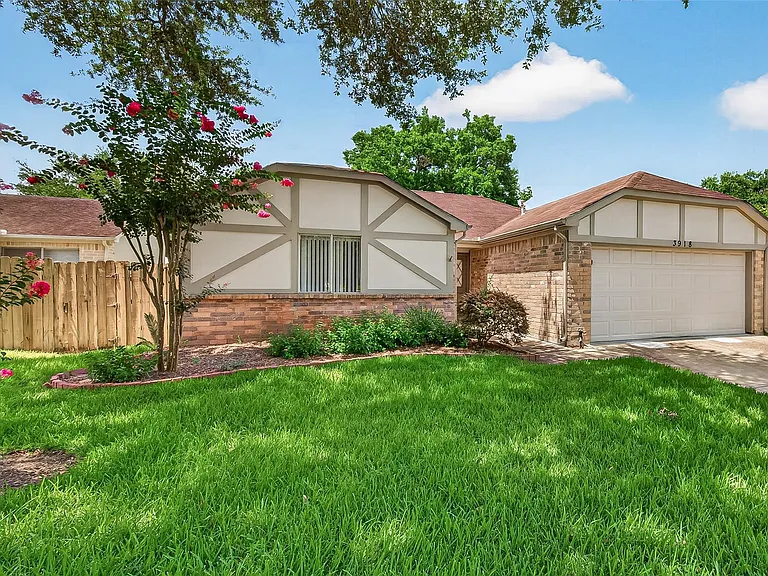 3918 Mill Rock Cir — Photo 2