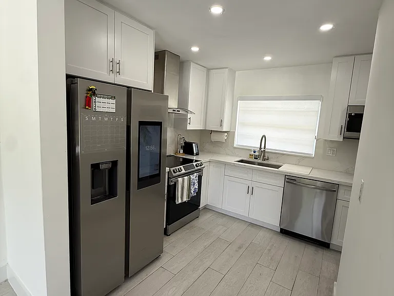 12415 SW 110th S Canal Street Rd — Photo 3