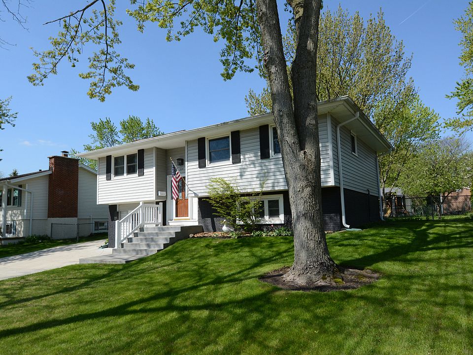 1st image of 534 Brockton Ln