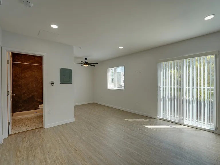 Duplet at Hillcrest | Modern Studio, 1 & 3 Bedroom Apartments — Photo 28