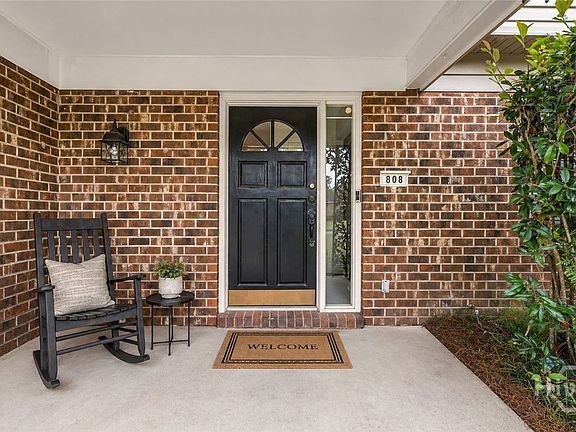 3rd image of 808 Birchwood Road