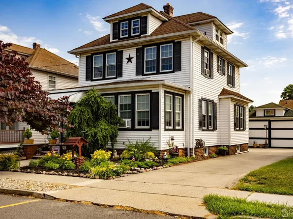 40 James St, South River, NJ 08882