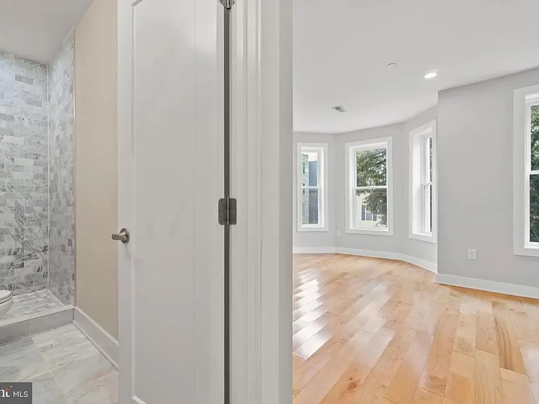 1121 Montello Ave NE #2 — Photo 21