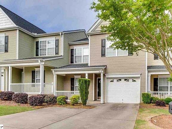 3rd image of 102 Pine Walk Dr
