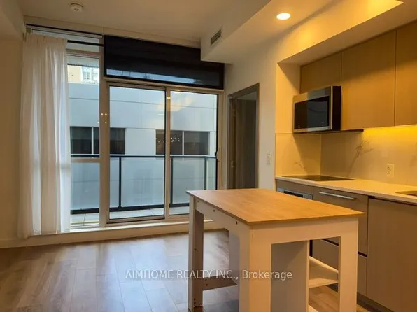 38 Widmer St, Toronto, ON