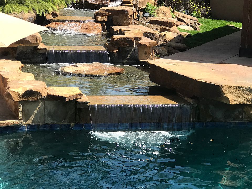 Incredible four tier fall