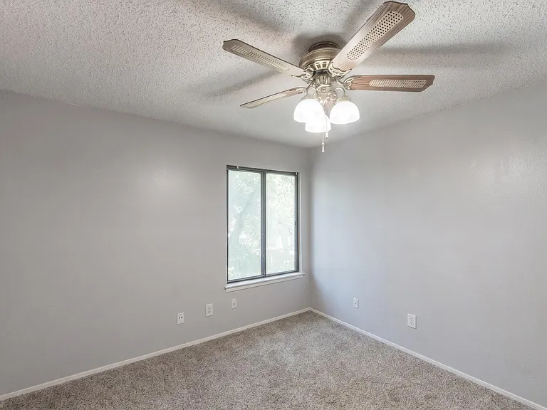 8517 Fathom Cir #B — Photo 7