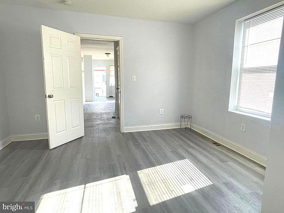 3rd image of 5633 Malcolm St