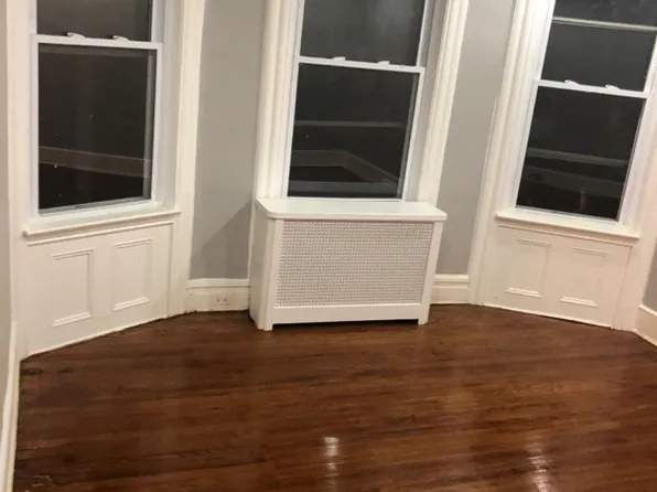 395 Berwick St, Orange, NJ 07050