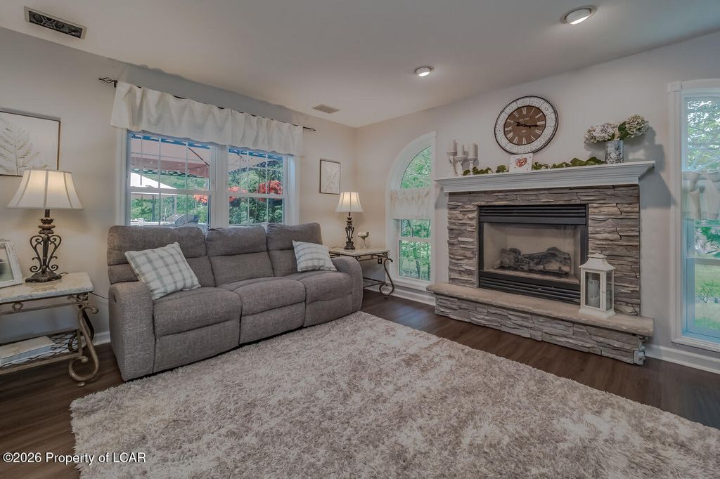 212 Circle Dr, Mountain Top, PA - View 5