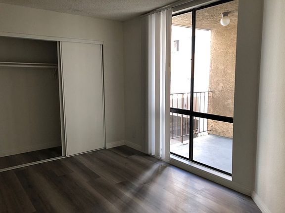 5th image of 515 S La Fayette Park Pl