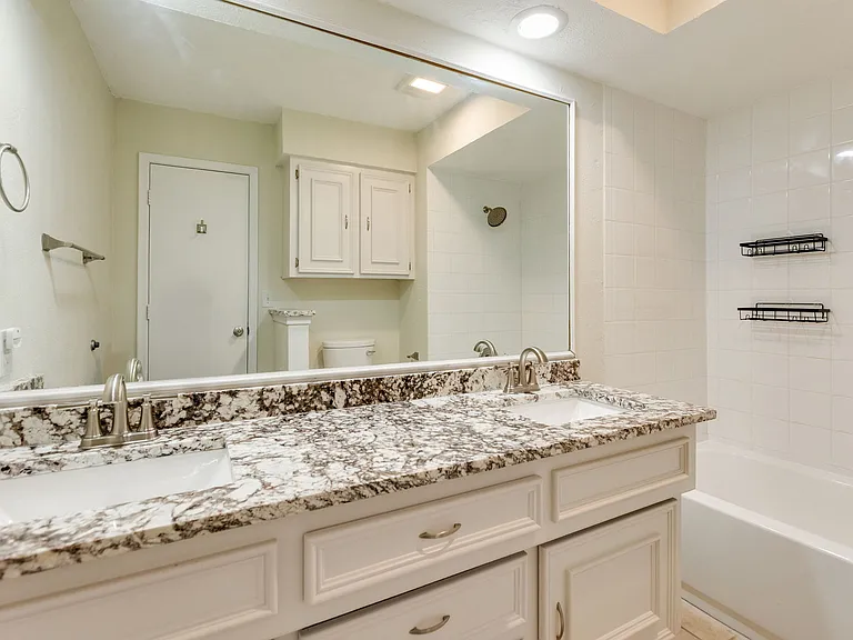425 Provincetown Ln — Photo 29