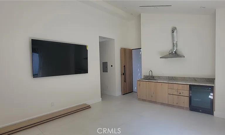 5061 Woodley Ave — Photo 19