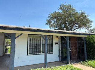 2707 E 9th St, Lubbock, TX 79403