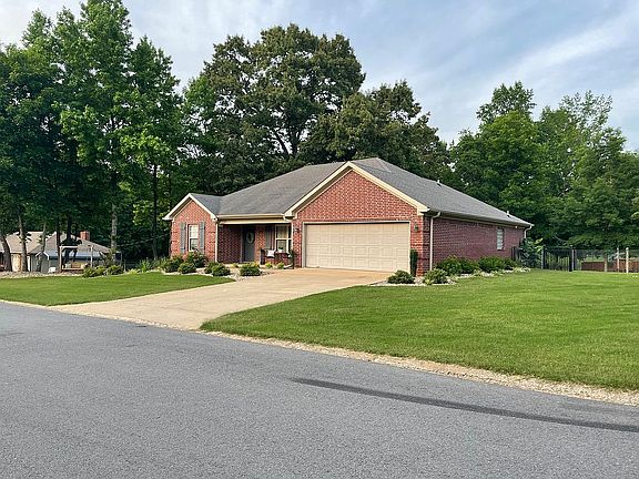 2nd image of 901 Breckenridge Dr