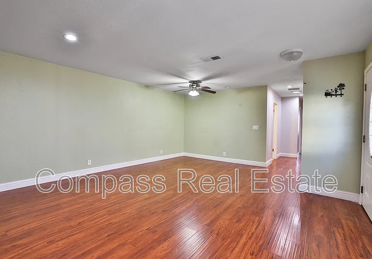 31101 Fredi St — Photo 8