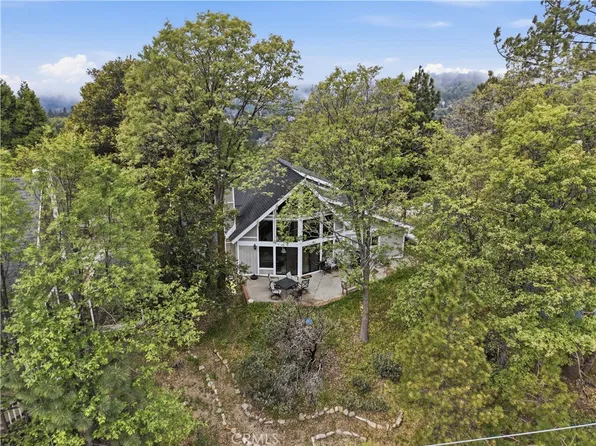 1170 Klondike Dr, Lake Arrowhead, CA 92352