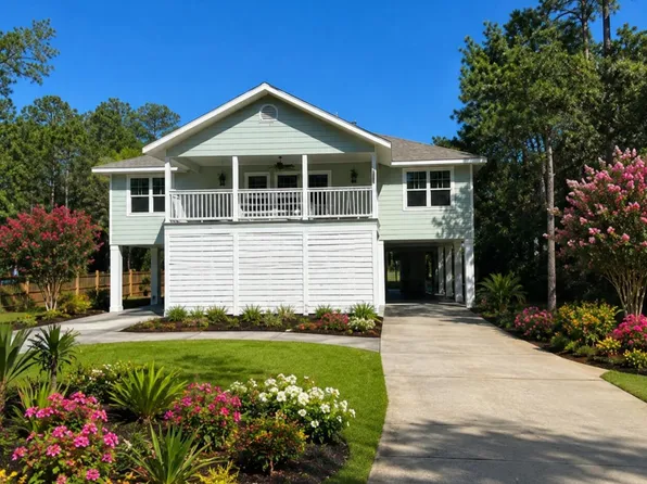 113 Forest St, Pass Christian, MS 39571