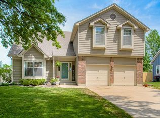 22504 W 53rd Ter, Shawnee, KS 66226