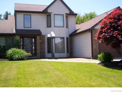 5593 Country Club Ln, Hamburg, NY, 14075