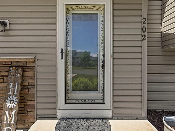 5th image of 202 Summerfield Ln