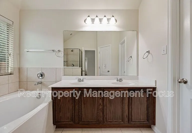 5037 Diamond Peak Ct — Photo 19