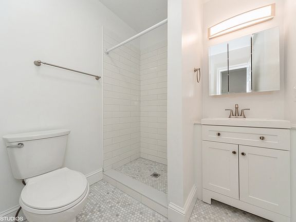 5th image of 64 Hemenway St APT 15