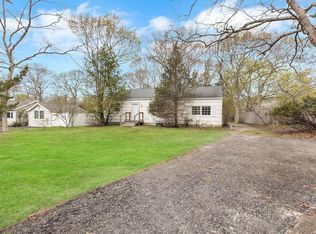 41 Kyle Rd, Hampton Bays, NY 11946