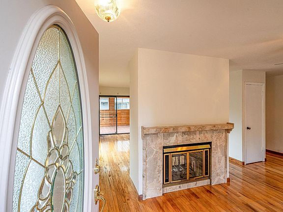 2nd image of 1 Blossom Court E