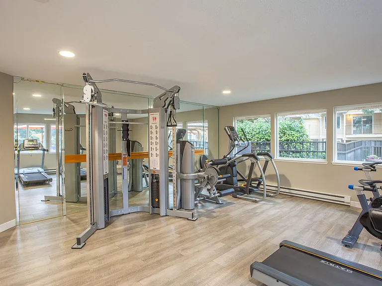 Silver Oak Apartments — Photo 15