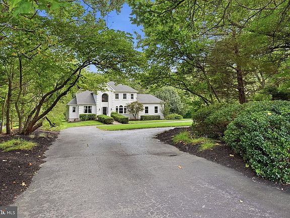 5th image of 470 Oak Shade Rd