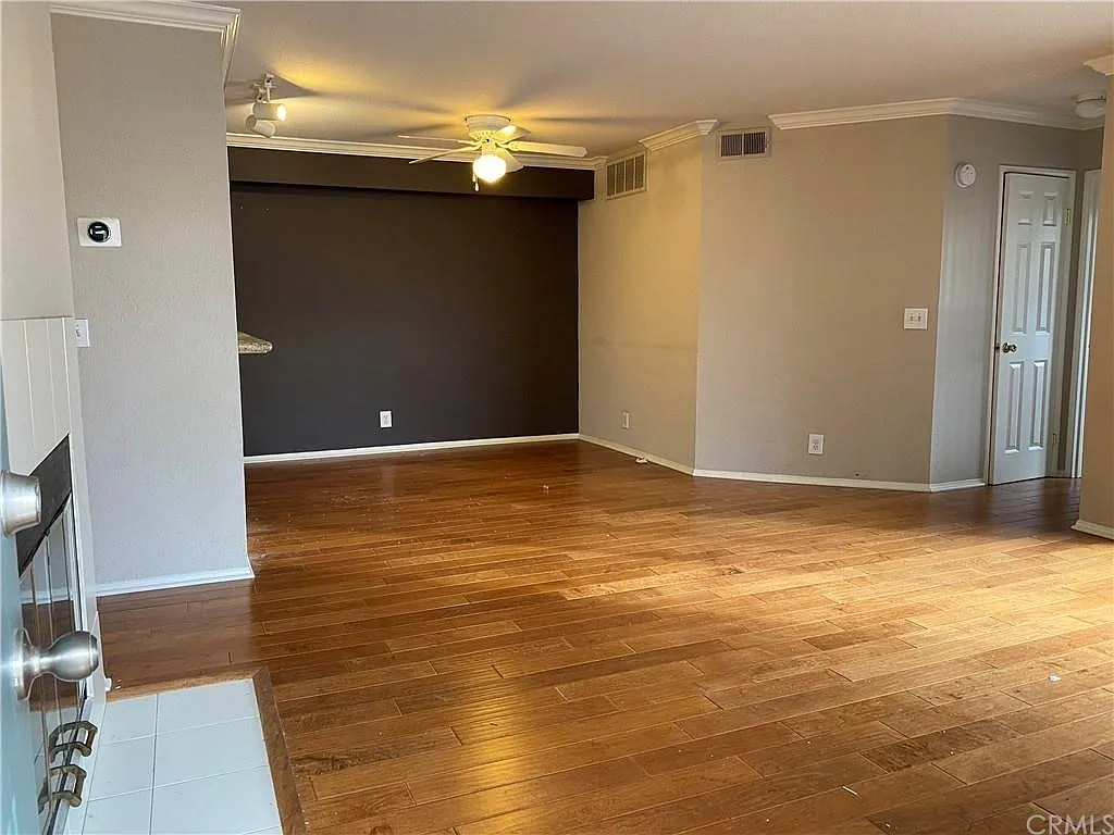 3 bed, 1111 sqft, $2,700 — Photo 1