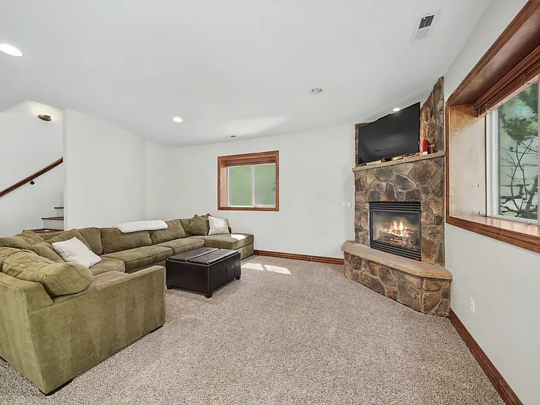 18145 Bakers Farm Rd — Photo 27
