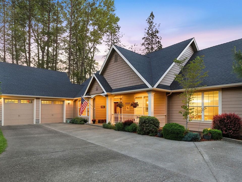 1st image of 2202 SE Linden Ln