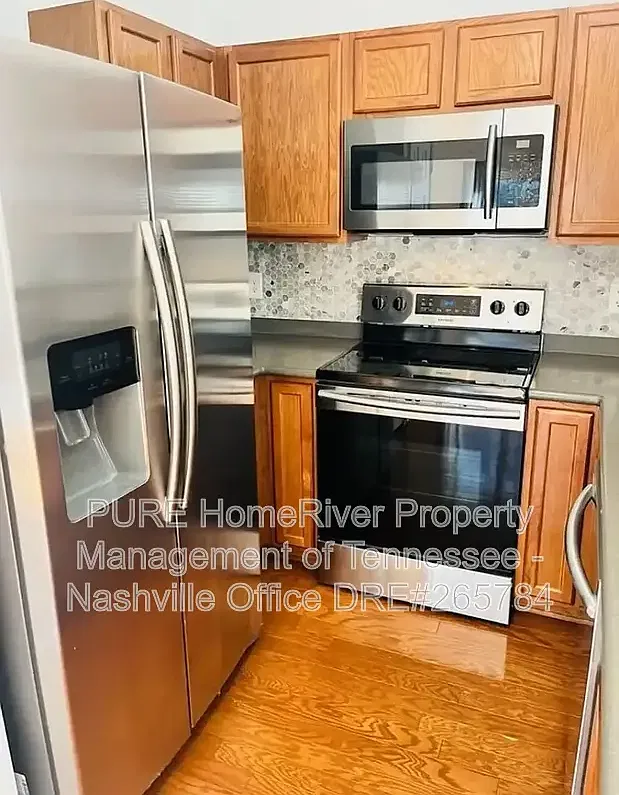 3 bed, 2.5 bath, 1574 sqft, $2,050 — Photo 4