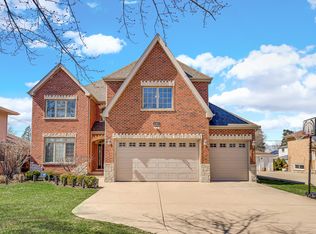 640 N Willow Rd, Elmhurst, IL 60126