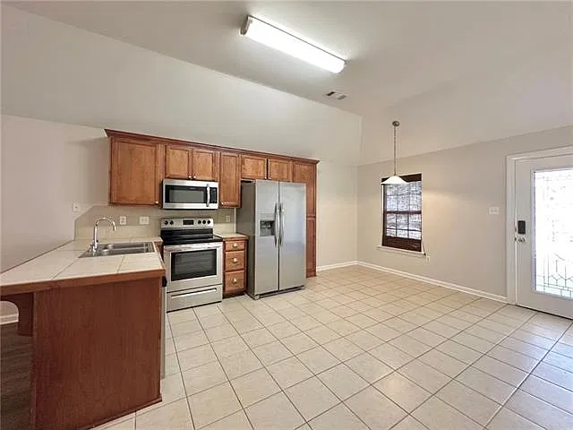 2 bed, 2.0 bath, 1495 sqft, $1,400 — Photo 3