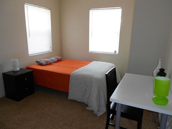 4th image of 867 Campus Cir